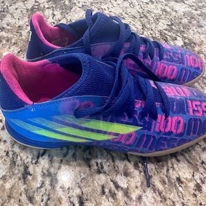 Unisex size 2 Messi Indoor soccer shoes.